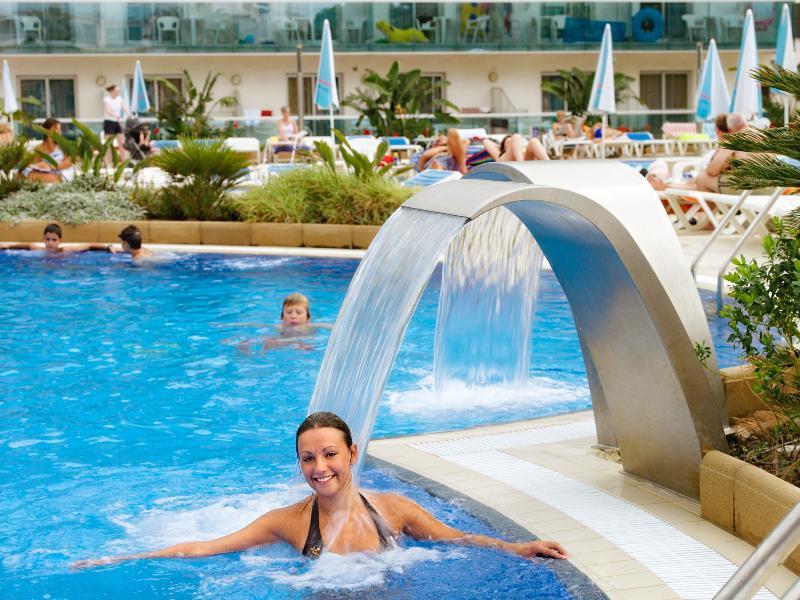 Golden Taurus Aquapark Hotel