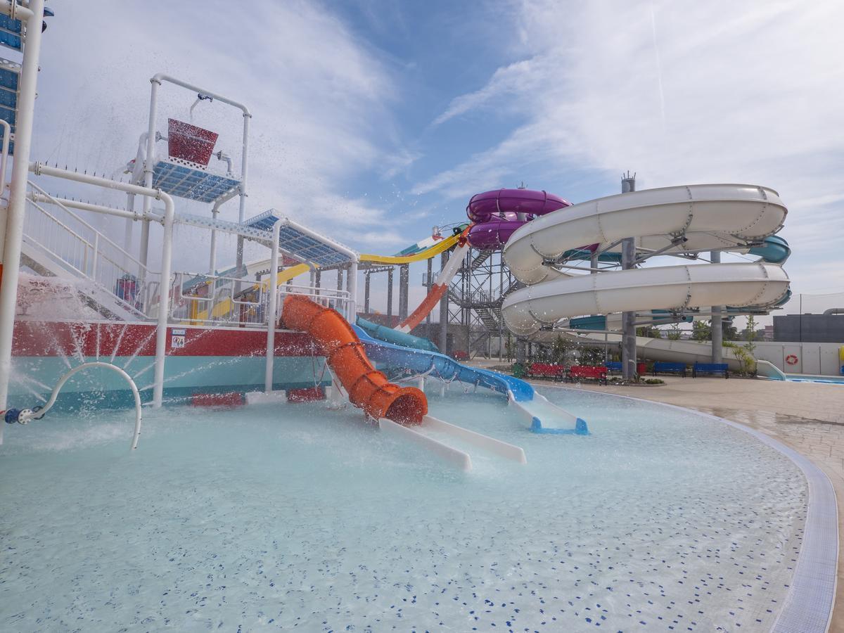 Golden Taurus Aquapark 4*