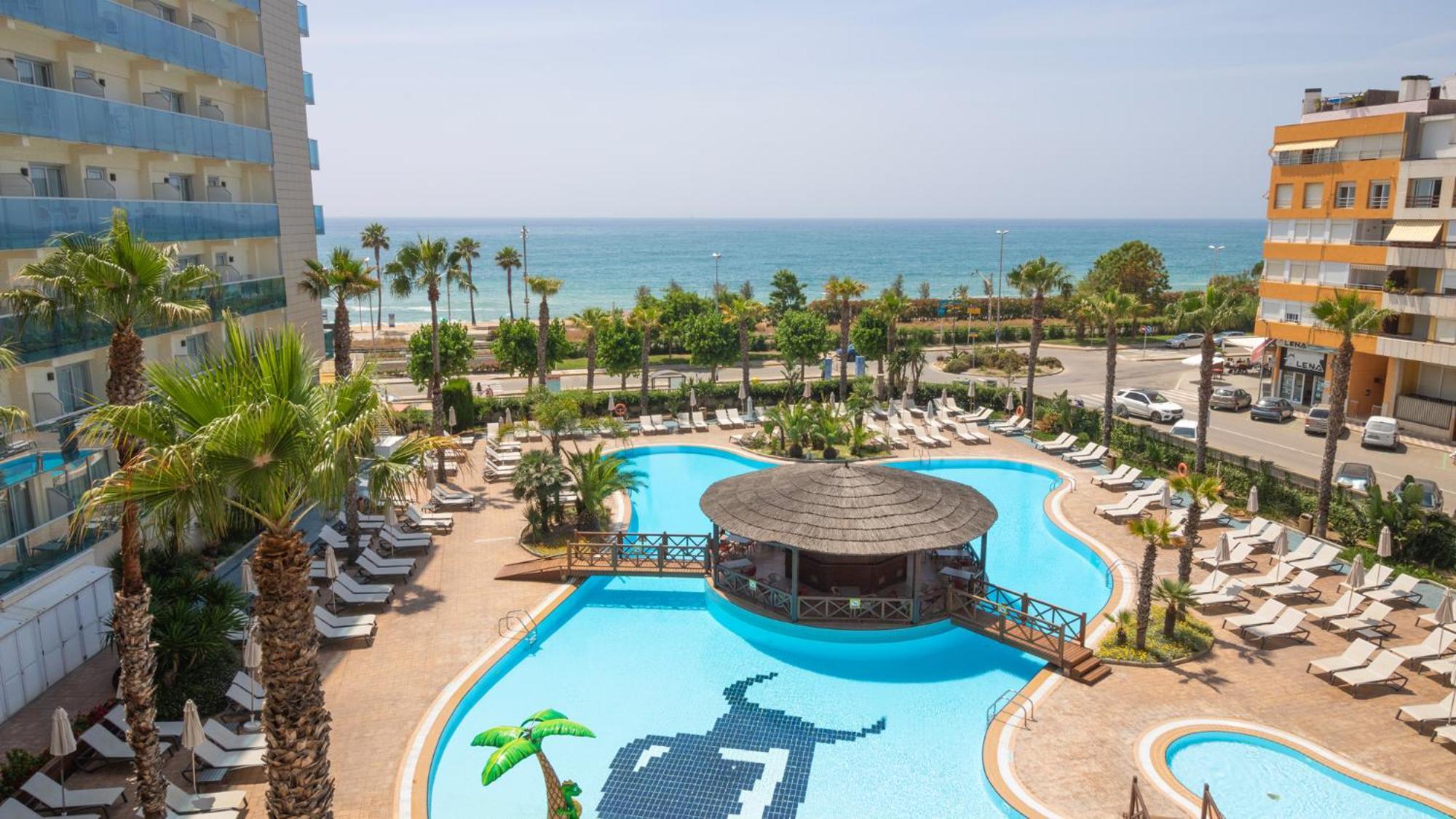 Golden Taurus Aquapark Hotel 4*